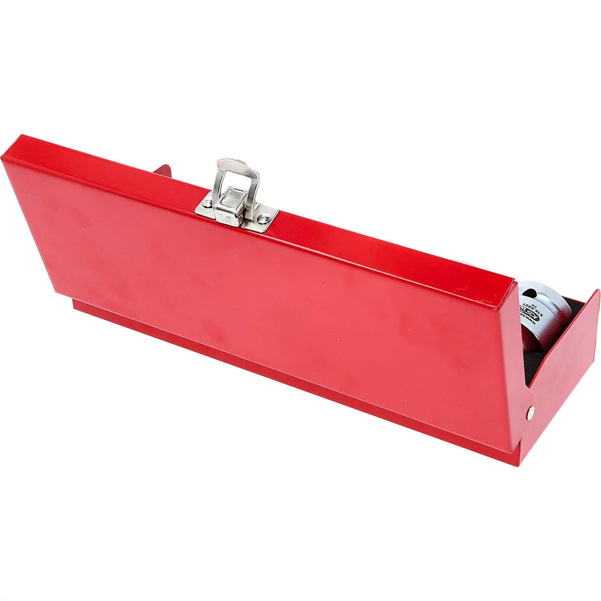 Rote Metallwerkzeugkiste, teilweise geöffnet, mit silbernem Verschluss und einem Werkzeug.